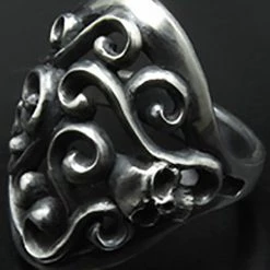 2 Abnormal Sides Vine Of Skull Ring Accessories