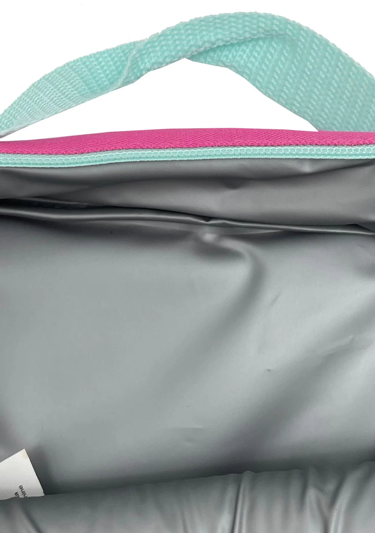 BIOWORLD X Care Bears Sharing Is Real Heart-Shaped Lunch Bag World Tour 6 BIOWORLD X Care Bears Sharing Is Real Heart-Shaped Lunch Bag World Tour