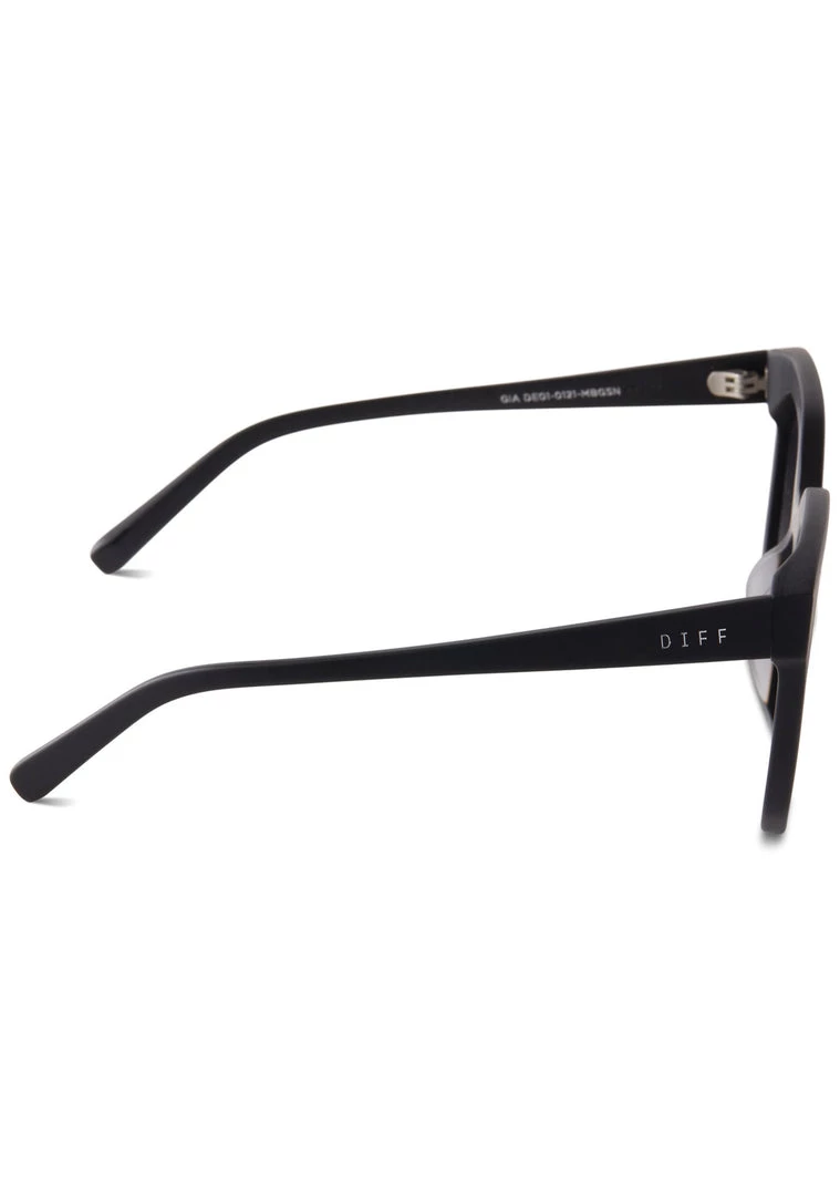 DIFF Eyewear Gia Sunglasses In Matte Black/Grey Gradient 5 DIFF Eyewear Gia Sunglasses In Matte Black/Grey Gradient