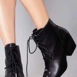 LA Style Rush Shop 12 Y.R.U. Aura Witch Boots In Black